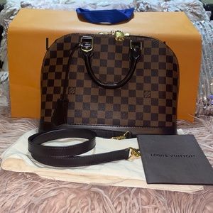 Louis Vuitton Alma pm w/ shoulder Strap